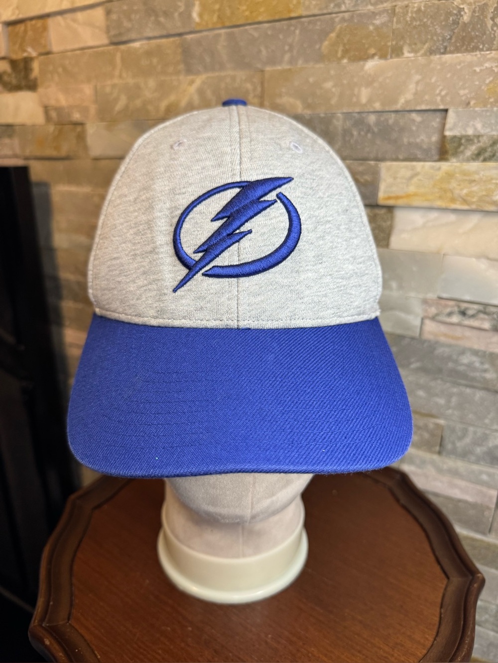 Men’s Sz OSFM ‘47 Tampa Bay Lightning NHL Strap Back Cap Hat Grey Blue